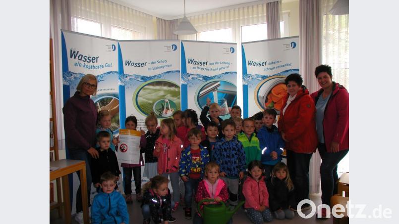 Echt interessant und lehrreich. Die kleinen Gäste lernten, dass es noch etwas Wertvolleres als Gold gibt. Bild: gis