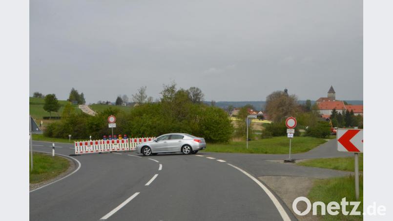 Derzeit ist die Umgehungsstraße komplett für den Verkehr gesperrt. Damit wollen sich einige Autofahrer offenbar nicht abfinden und fahren trotzdem in den gesperrten Bereich. Bild: dob