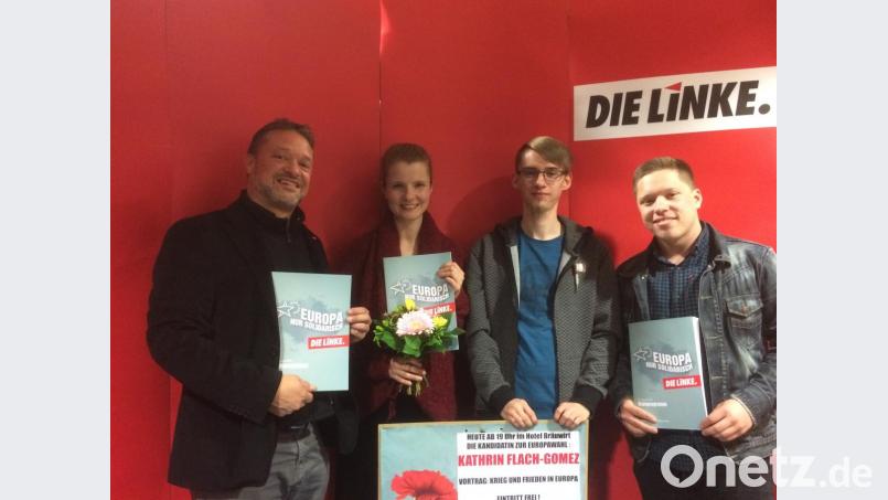 Über &quot;Krieg und Frieden in Europa&quot; sprachen Ali Daniel Zant, Die Kandidatin der Linklen für das Europaparlament Kathrin Flach-Gomez sowie Stefan Lobinger und Aaron Zant. Bild: exb