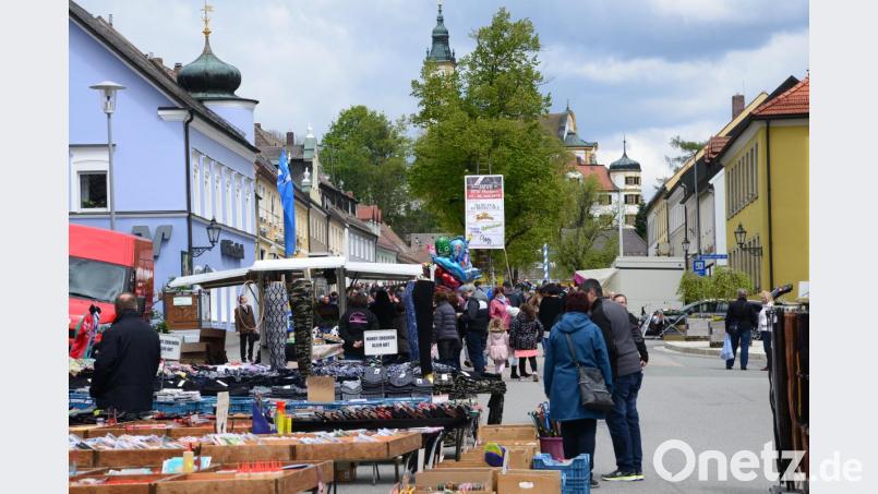Der Markt zum Kreuzbergfest leidet heuer unter den kühlen Temperaturen. Bild: bey