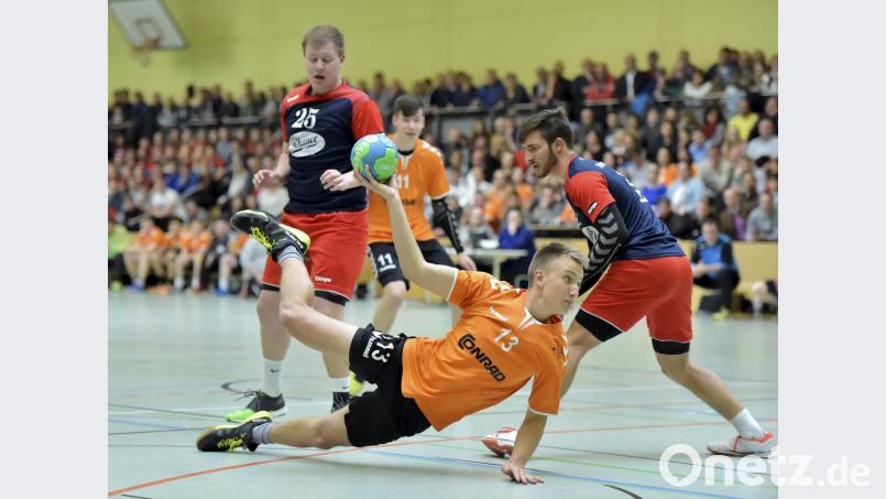 HG im TV 1861 Amberg - FC Neunburg v.W. 31:29 (15:12)

2. Relegeationsspiel zum Aufstieg in die Bezirksoberliga

Saison: 2018/19

Paul Rössle von der HG Amberg mit einer Aktion am Gästekreis Bild: Ziegler