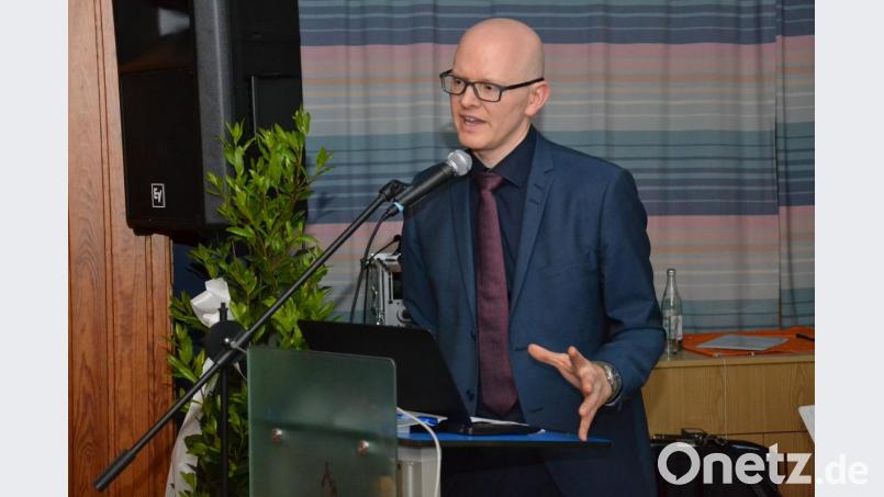 Professor Konstantin Lindner warf einen neuen Blick auf die Geschichte des Klosters Michelfeld. Bild: ll