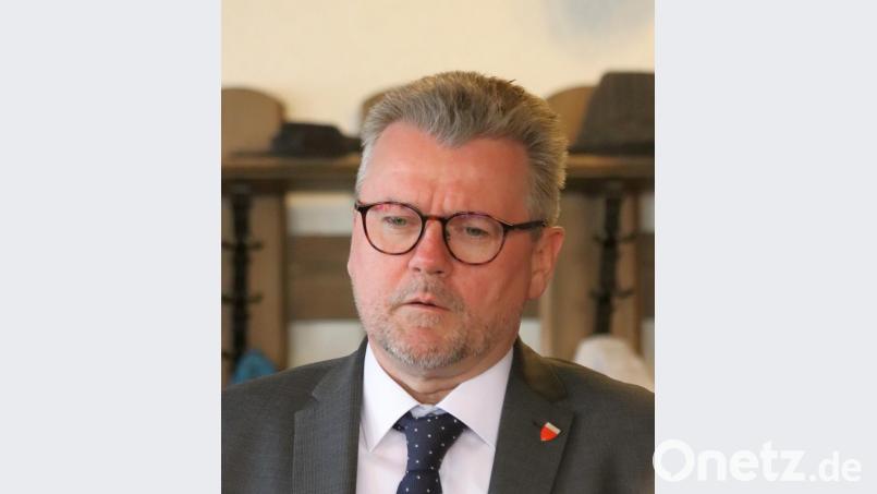 Bürgermeister Michael Göth würdigt in seinem Grußwort das Ehrenamt und die Erfolge der Sportler. Bild: mfh