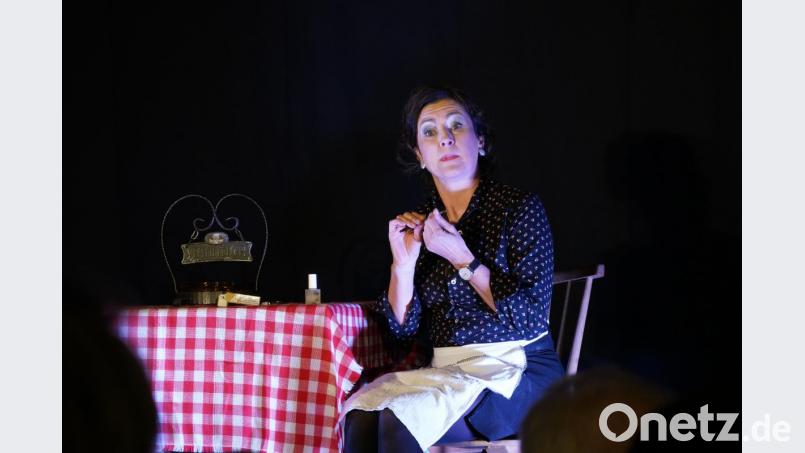 Kellnerin Anni auf der LTO - Bühne in Waldthurn Bild: fvo