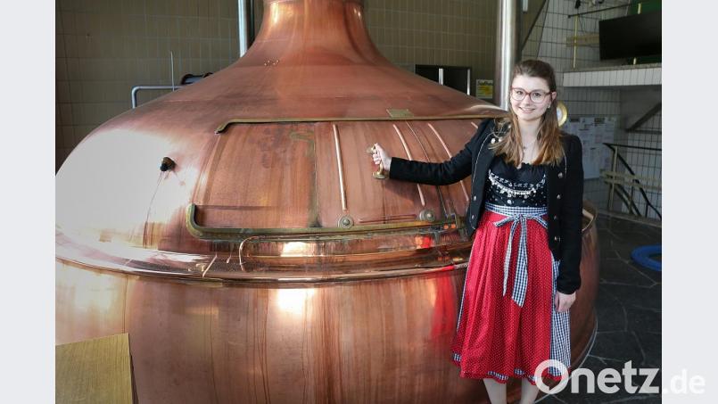 Als Bierkönigin im feschen Dirndl bayerische Braukunst zu präsentieren, kann sich die Lebensmittelingenieurin der Friedenfelser Betriebe und stellvertretende Braumeisterin der Friedenfelser Schlossbrauerei, Marina Schicker, gut vorstellen. Bild: bsc