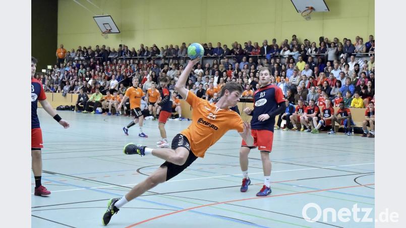 HG im TV 1861 Amberg - FC Neunburg v.W. 31:29 (15:12)

2. Relegeationsspiel zum Aufstieg in die Bezirksoberliga

Saison: 2018/19

Der junge Leonhard Schatz von der HG Amberg (5 Tore) mit einem Treffer vom Neunburger Kreis Bild: Ziegler