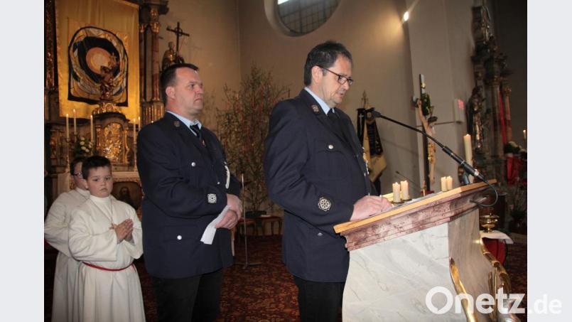 Fahnenweihe der Freiwilligen Feuerwehr Schönhaid-Leugas in Wiesau Bild: wro