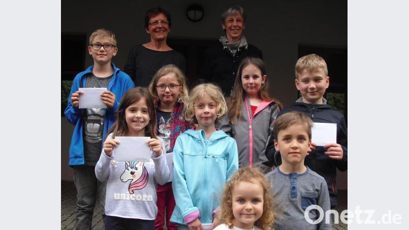 33 Kinder nahmen am Bücherei-Rätsel teil, die besten Leser erhielten nun Preise. Bild: exb