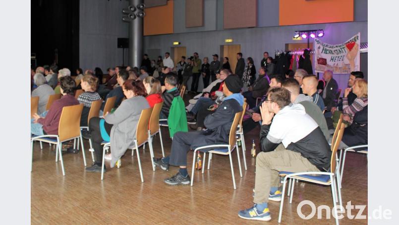 Ein gefüllter Saal mit über einhundert Interessierten am Referat von Claudia Globisch. Bild: Dagmar Williamson, dwi
