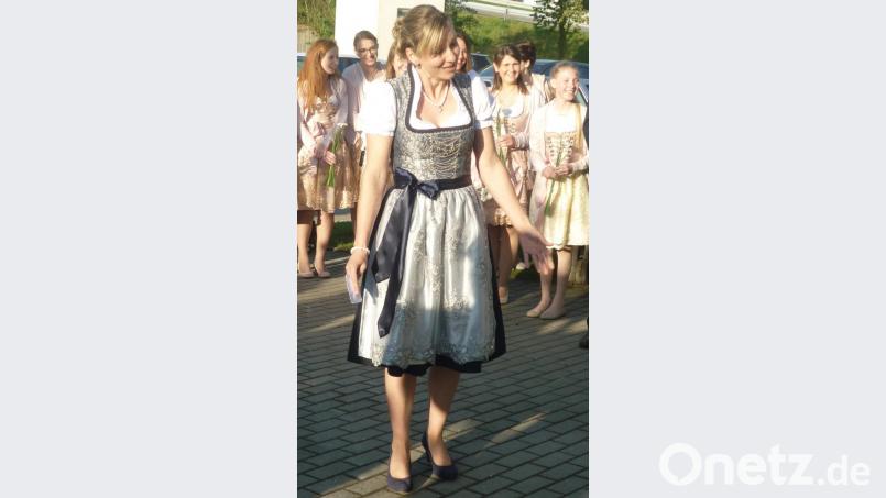 Die frisch gekürte Festmutter sagte nach dem nett vorgetragenen Bittgesuch bereitwillig zu, das Ehrenamt zu übernehmen. Bild: haa