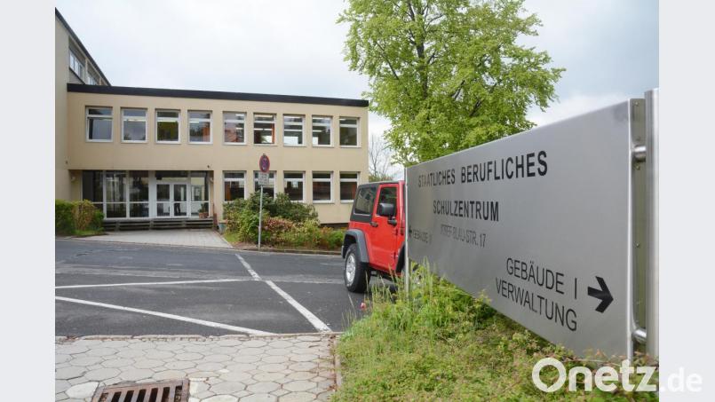 Sollten die Prognosen der Regierung Realität werden, würde das Staatliche Berufliche Schulzentrum auf dem Neustädter Felixberg seine Eigenständigkeit verlieren. Um dies jedoch zu verhindern, wird emsig an einem neuen Konzept gebastelt. Bild: Gabi Schönberger