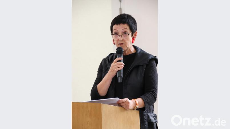 Professorin Annette Schröter bei ihrer Ansprache. Bild: Thomas Dobler