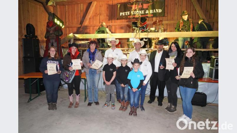 Die Sieger des Trailturniers der Western Horse Friends Floß. Bild: fvo