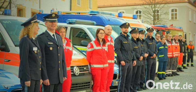 Die Stadt Nabburg ist am Blaulichttag, Sonntag, 19. Mai 2019, Gastgeber. Kürzlich präsentierten am Oberen Marktplatz Bereitschaftspolizei, Wasserwacht/Ortsgruppe, Polizei Nabburg, Technisches Hilfswerk (THW)/Nabburg, Bayerisches Rotes Kreuz/Kreisverband Schwandorf sowie die Feuerwehren Nabburg und Diendorf ihre Einsatzfahrzeuge. Bild: ohr