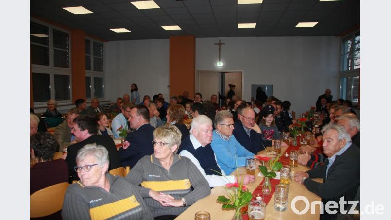 Fahnenweihe der Freiwilligen Feuerwehr Schönhaid-Leugas in Wiesau mit anschliessender Feier in Schönhaid Bild: wro