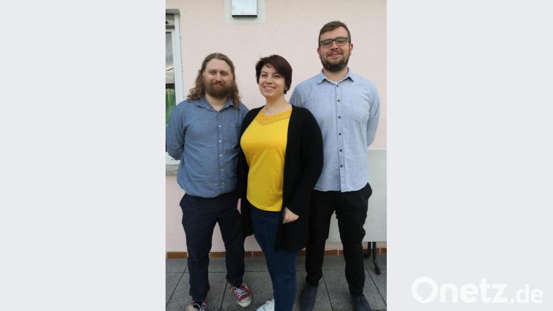 Sebastian Miletic, Barbara Roidl und Christoph Jobst (von links) bilden den Vorstand des Vereins &quot;Fronberg eSport e.V.&quot; Bild: Hirsch