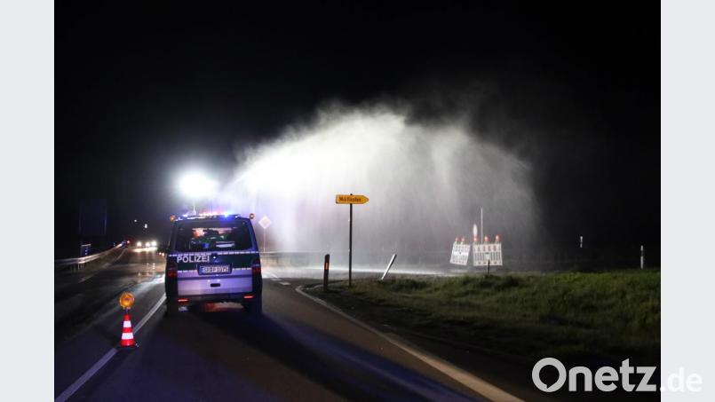 Die Einsatzstelle, an der der Unfall passierte, wurde nochmals gründlich gereinigt Bild: Alexander Auer
