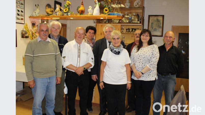 Der Vorstand mit (von links) Hans Rath, Heinrich Weidhas, Vorsitzenden Josef Zant, Brigitte Forster, Zweiter Bürgermeister Peter Gold, Gabi Härtl, Reinhard König, Melanie Zant, Werner Standfest. Bild: hä