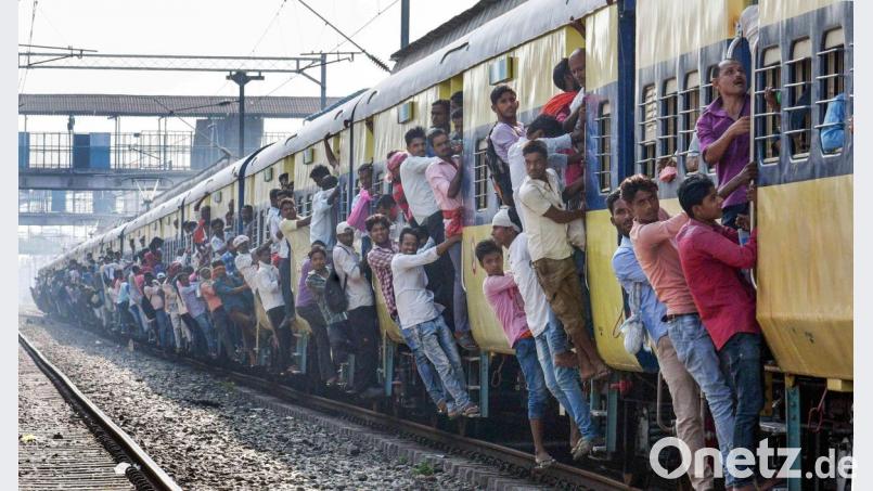 Spannender als das Zugfahren in Deutschland ist eigentlich nur das Zugfahren in Indien. Bild: Pat - AFTAB ALAM SIDDIQUI/PTI/dpa