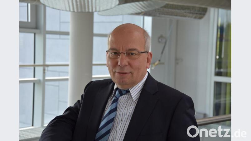 Rainer Wendt, Polizeihauptkommissar aus Duisburg, ist in dritter Ehe mit einer Niederbayerin verheiratet. Seit 2007 ist er Chef der Deutschen Polizeigewerkschaft (94 000 Mitglieder) und bekannt durch polternde Talkshow-Austritte. Auf der Durchreise von seiner Wahlheimat München nach Berlin macht er einen Stopp in Weiden. Bild: Michael Ascherl [Michael Ascherl] (michael.ascherl@oberpfalzmedien.de, mascherl)