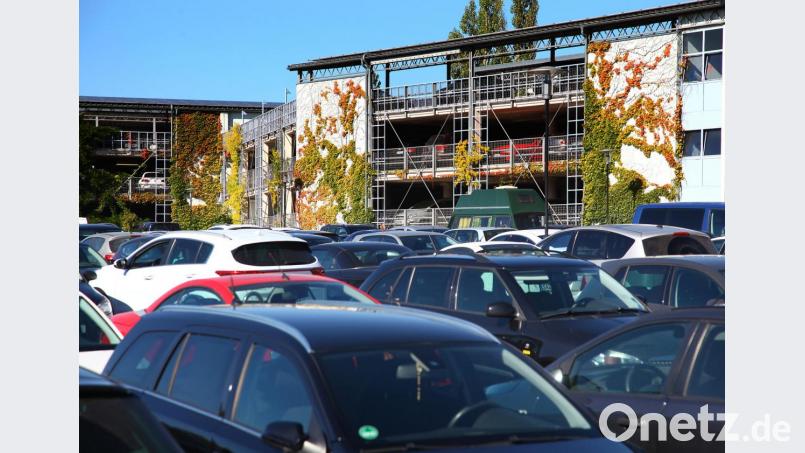 Autos, die im Parkdeck Marienstraße stehen, müssen bis Dienstag, 14. Mai, abgeholt werden. Bild: Wolfgang Steinbacher