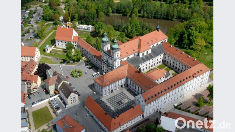 Das durch das Kloster Waldsassen (Bild) über Jahrhunderte geprägte Stiftland soll Unesco-Weltkulturerbe werden. Jetzt war das Bestreben auch ein Thema im Gemeinderat Leonberg. Ein Beschluss über die Regionaplan-Änderungen wurde erst einmal vertagt. Luftbild (Archiv): Michael Ascherl