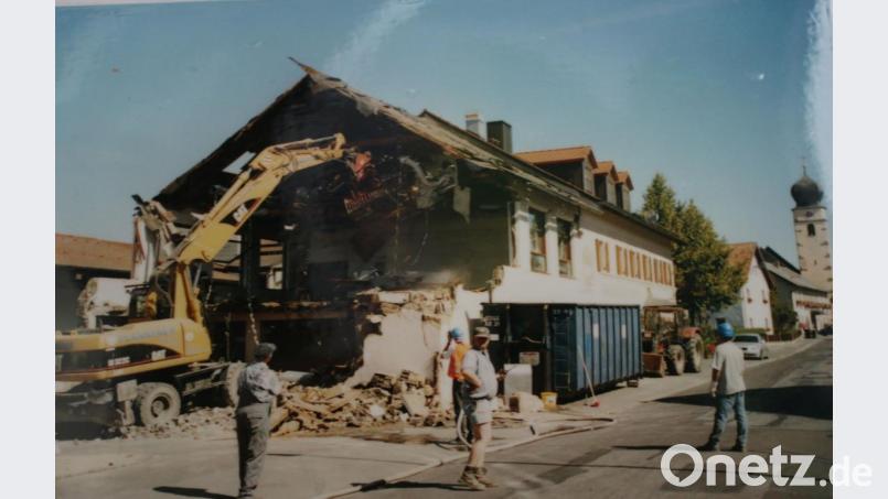 Teile des alten Gebäudes wurden 2005 abgerissen und neu errichtet. Die Gaststätte bekam ihr heutiges Aussehen. Repro: sne