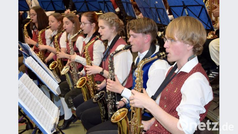 Wenn alle Register üppig besetzt sind, wie hier bei den Saxophonen, macht das Musizieren besonders Spaß. Bild: bö