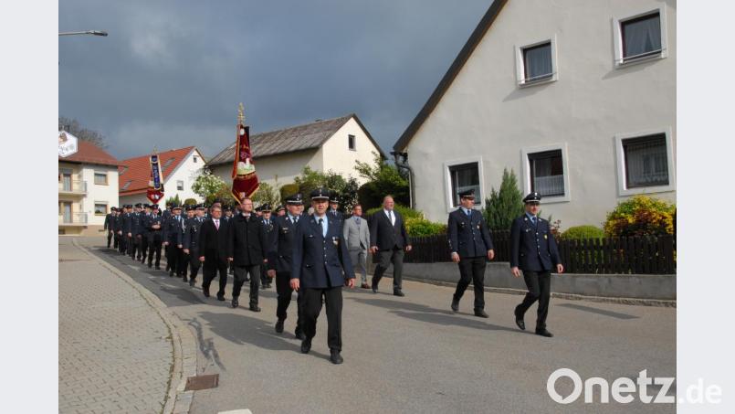 Kirchenzug in Mendorferbuch. Bild: pop