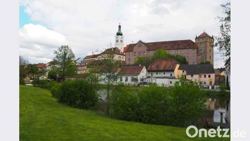 So imposant wie die Stadtansicht entpuppte sich bei der Verabschiedung des Haushalts nach Einschätzung von Bürgermeister Martin Birner auch das Zahlenwerk, über das der Stadtrat befinden sollte. Bild: bl