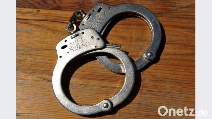 In Nürnberg wurde ein Mann mit einem Messer lebensgefährlich verletzt. Die Polizei nahm einen 20-jährigen Tatverdächtigen fest. Bild: Frank Leonhardt