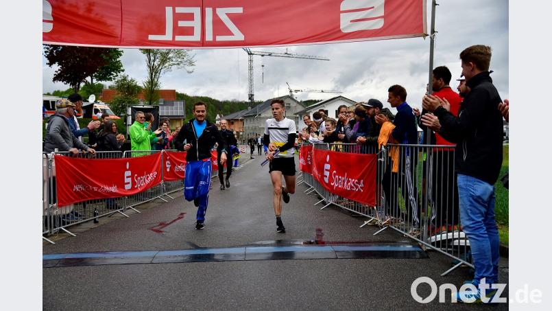 Jonas Mendl im Ziel: Der Überraschungssieger 2019 heißt SCMK Hirschau. Bild: chl