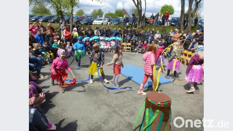 In den Dschungel entführten die Kinder mit ihren Vorführungen. Bild: mad