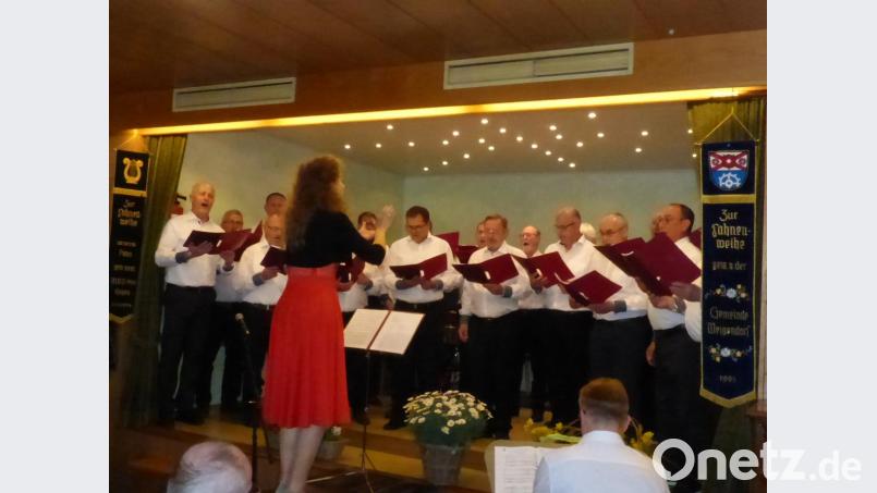 Auch an seinem Jubiläum wusste der Männerchor des MGV Haunritz unter der Leitung von Jana Müller zu überzeugen. Bild: fm