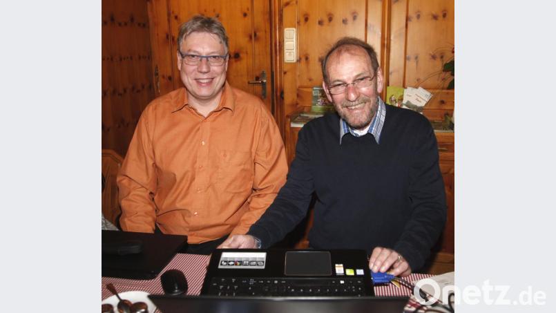Insektenforscher Dr. Andreas Segerer (links) und Kreisgruppenvorsitzender Klaus Pöhler (rechts) fordern ein radikales Umdenken beim Artenschutz. Bild: Hirsch