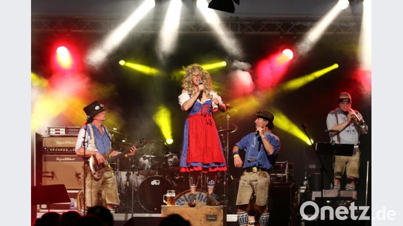 Blechblosn, die frechste, urigste und vielseitigste Band, welche das schöne Bayernland in den letzten 25 Jahren hervorgebracht hat. Mit Roland Schleifer, das Günter Höchtl, Manfred Popfinger und Trompeter Peter Oswald und ihrer begeisternden Show. Bild: riw