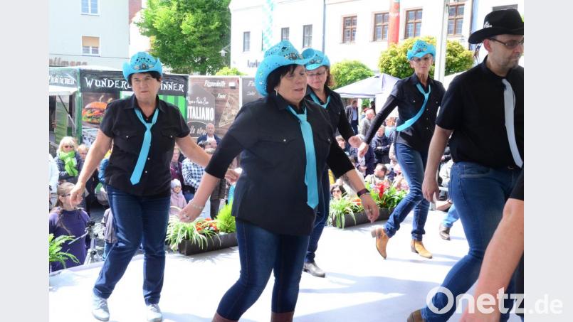 Oldies but Goldies beim Linedance. Bild: Kunz