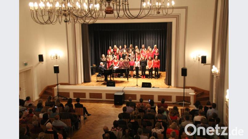 Der Große Schulchor bildete den Abschluss eines hochkarätigen Abends. Bild: kmo