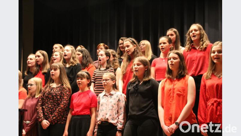 Der Große Schulchor bildete den Abschluss eines hochkarätigen Abends. Bild: kmo