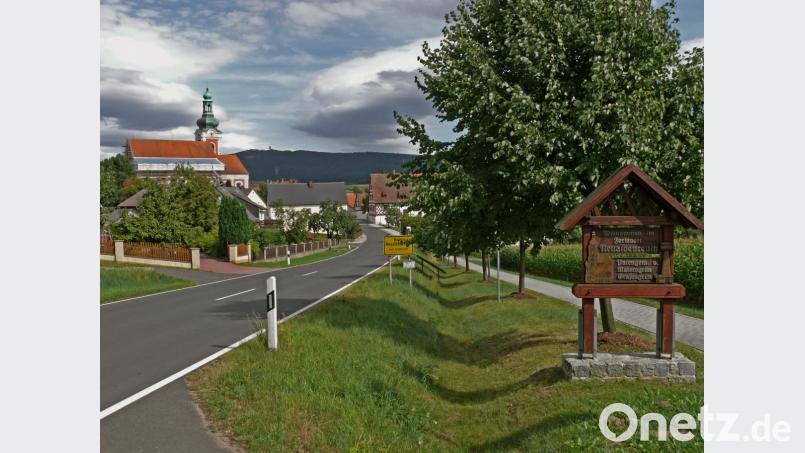 Auf den Besuch der Bewertungskommission, die über die Anerkeunnung von Neualbenreuth als Heilbad entscheidet, hat jetzt erneut Bürgermeister Klaus Meyer hingewiesen. Archivbild: exb