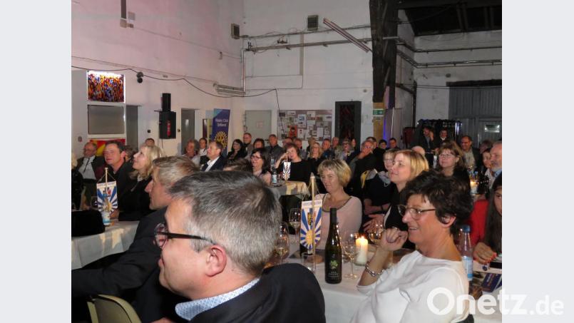 Zahlreiche Gäste aus Politik, Wirtschaft, Kultur und Gesellschaft nahmen am Abend an der Geburtstagsfeier in der Glashütte Lamberts teil. Bild: ubb