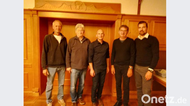 Die neu gewählte Vorstandschaft des BLLV-Kreisverbandes Eschenbach. Von links: Schriftführer Wolfgang Veigl-Meyer, Beisitzer Anton Waldmann, 1.Vorsitzender Uwe Prösl, Stellvertreter Rudi Lang und Kassier Benno Nitsch. Bild: nn