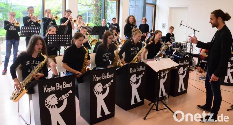 Die Kepler-Big-Band unter Leitung von Peter König spielt Rock, Funk und Swing. Bild: Kunz