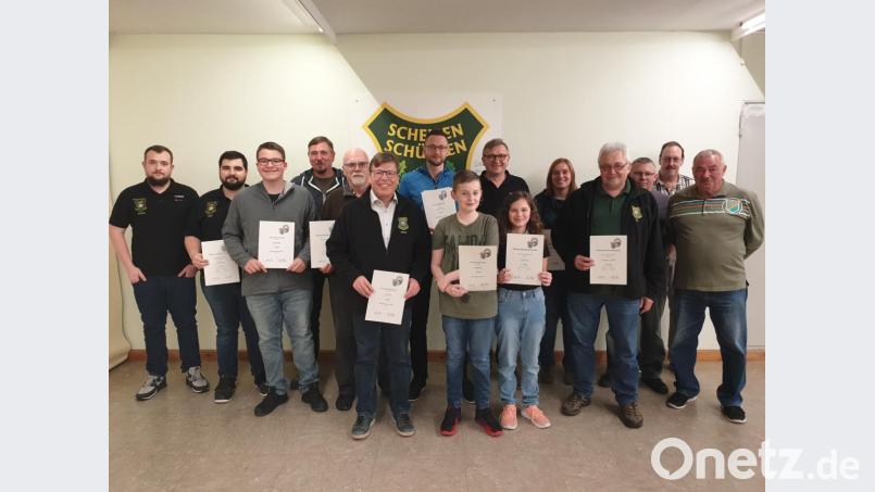 Über drei erste Plätze freut sich die Scheibenschützengesellschaft Weiherhammer bei der Saisonabschlussfeier im Schützenheim. Bild: bk