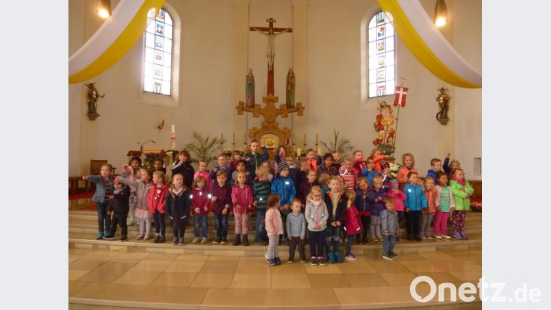 Kinderhaus ehrt Muttergottes und Mamas. Bild: bk