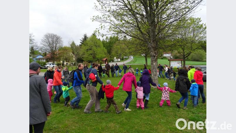 Viel Spaß hatten Kinder und Eltern beim Familiennachmittag im Steinwald. Bild: njn