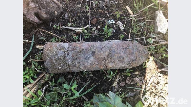Diese Granate wurde nahe eines Schrebergartens in Burglengenfeld entdeckt. Bild: exb/Polizei