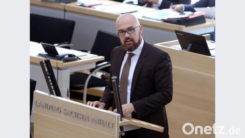 Der AfD-Abgeordnete Hans-Thomas Tillschneider spricht am 01.09.2016 in Magdeburg (Sachsen-Anhalt) bei einer Sitzung des Landtags. Bild: Peter Förster/dpa