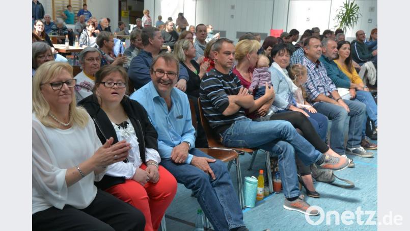 Voll besetzt präsentierte sich am Sonntagnachmittag die Mehrzweckhalle. Bild: jr