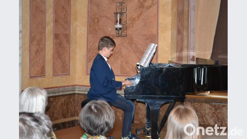 Christoph Gohlke spielt den &quot;Sehnsuchtswalzer&quot; von Schubert. Bild: exb/Maria Nutz